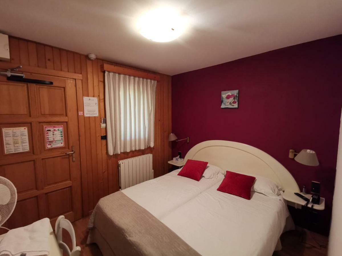 Auberge Saint-Jean Villequier-Aumont Zewnętrze zdjęcie
